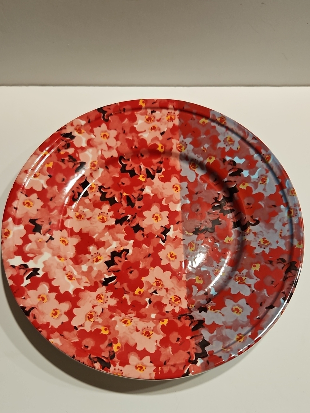 ANTHROPOLOGIE STREAKED SUNLIGHT, RED AND BLUE FLORAL PLATE. 8 3/4"